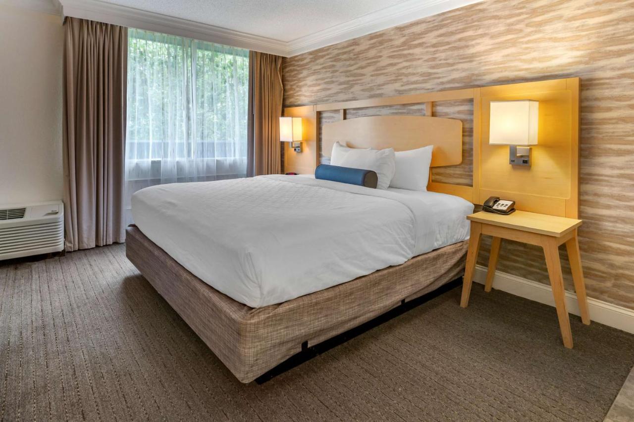 Western Hotel 4*